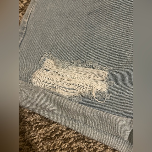 Jean shorts ! - Picture 3 of 8